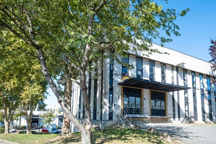 Flex in Rungis for lease - Building Photo - Image 3 of 5