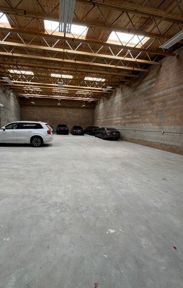 656 Arroyo St, San Fernando, CA for lease - Building Photo - Image 3 of 5