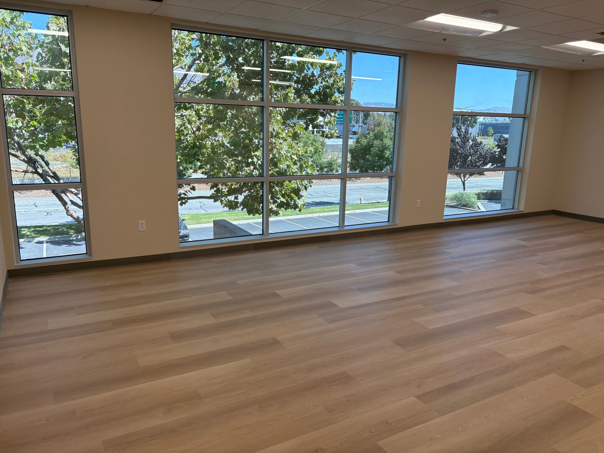 47653-47693 Lakeview Blvd, Fremont, CA for lease Interior Photo- Image 1 of 2