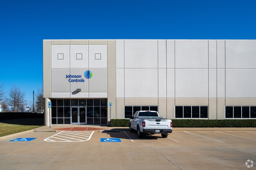 800 Railhead Rd, Fort Worth, TX à louer - Photo du bâtiment - Image 2 de 12