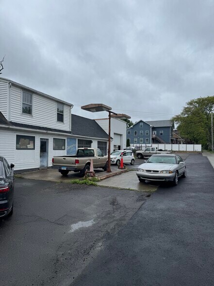 1096 Quinnipiac Ave, New Haven, CT à vendre - Photo principale - Image 1 de 4