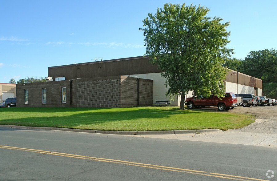 Industrial Portfolio Sale portfolio of 2 properties for sale on LoopNet.ca - Primary Photo - Image 2 of 2