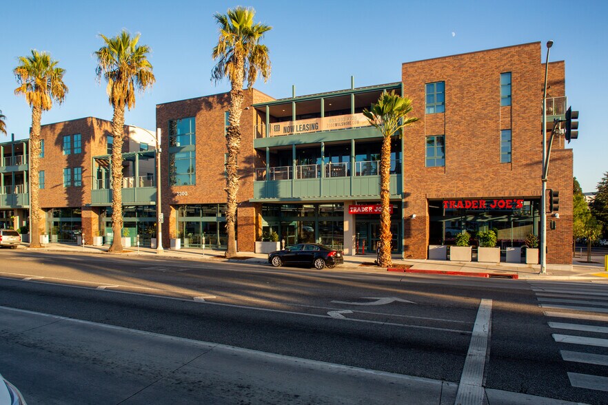 2300 Wilshire Blvd, Santa Monica, CA à vendre - Photo du bâtiment - Image 3 de 8