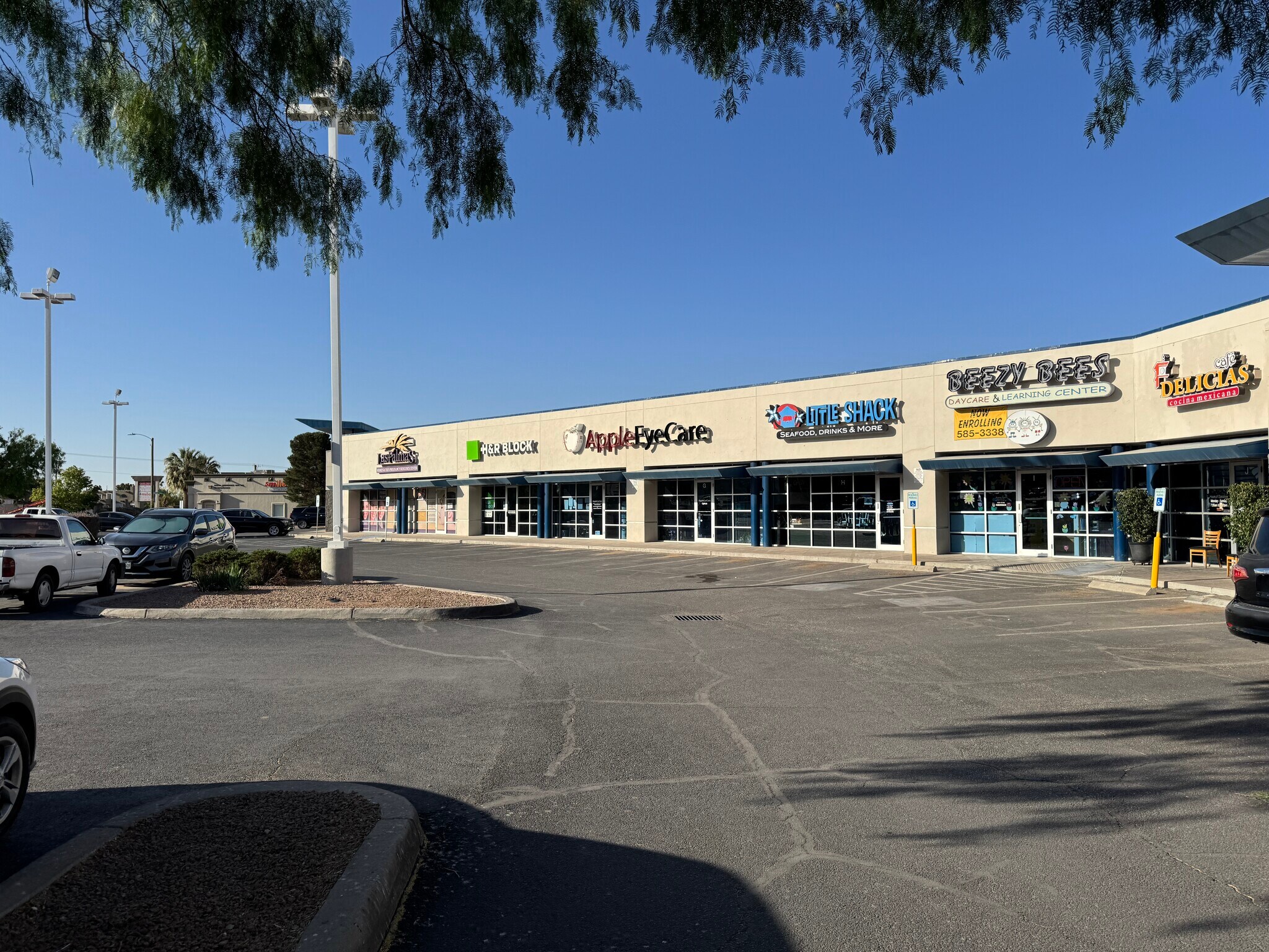 865 N Resler Dr, El Paso, TX for lease Primary Photo- Image 1 of 2