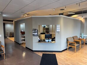 411 N Clarendon Ct, Savoy, IL for lease Interior Photo- Image 2 of 6