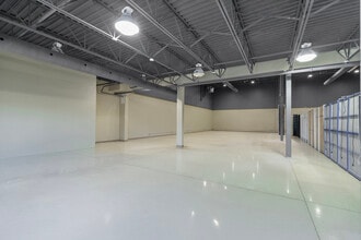 4293-4345 Des Laurentides (A-15) E, Laval, QC for lease Interior Photo- Image 2 of 7