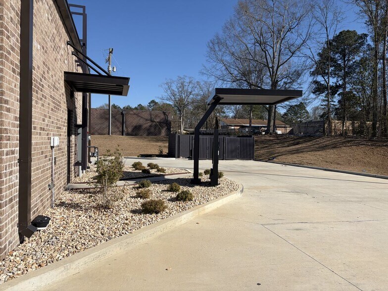 6054 US HIGHWAY 98, Hattiesburg, MS à vendre - Photo du bâtiment - Image 2 de 4
