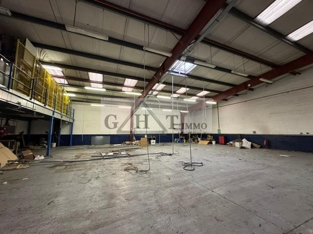 Industrial in Neuilly Plaisance for lease - Building Photo - Image 1 of 3