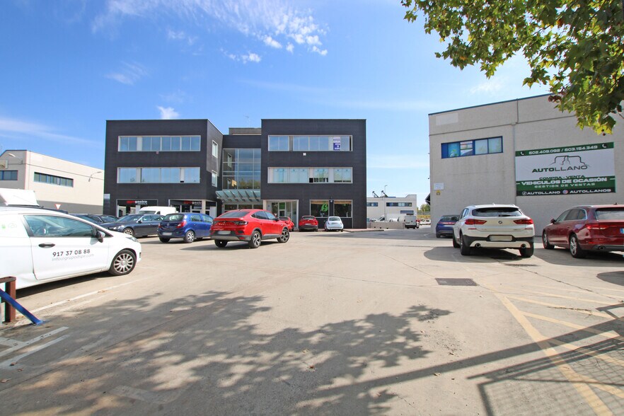 Office in Rivas-Vaciamadrid, Madrid for sale - Building Photo - Image 2 of 3