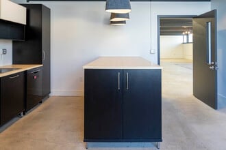 2350 Oak Industrial Dr NE, Grand Rapids, MI for lease Interior Photo- Image 2 of 19