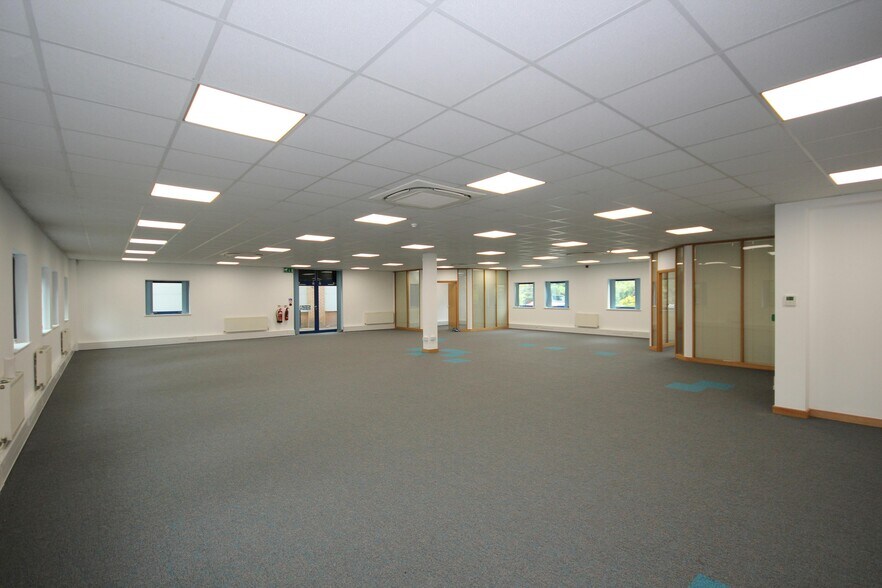 Steelpark Rd, Halesowen à louer - Photo du bâtiment - Image 1 de 11