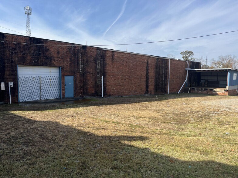1717 W Ward Ave, High Point, NC for sale - Building Photo - Image 1 of 2