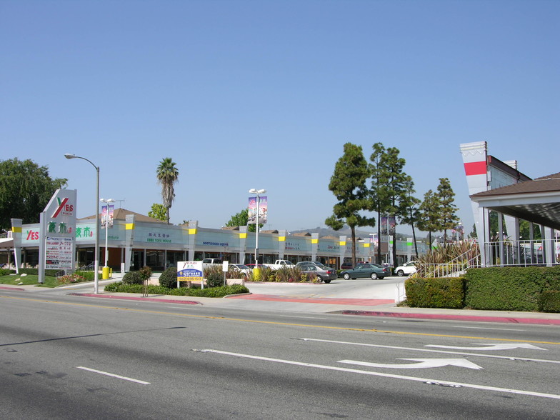 1715-1747 Fullerton Rd, Rowland Heights, CA à louer - Photo du bâtiment - Image 2 de 8