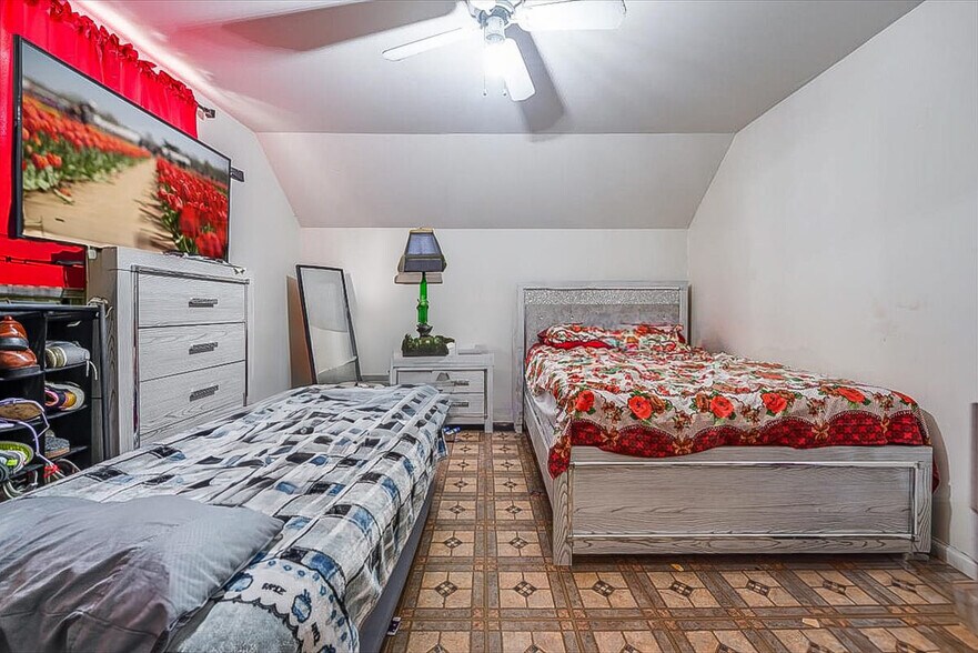 115 34th St, Union City, NJ à vendre - Photo du bâtiment - Image 2 de 24