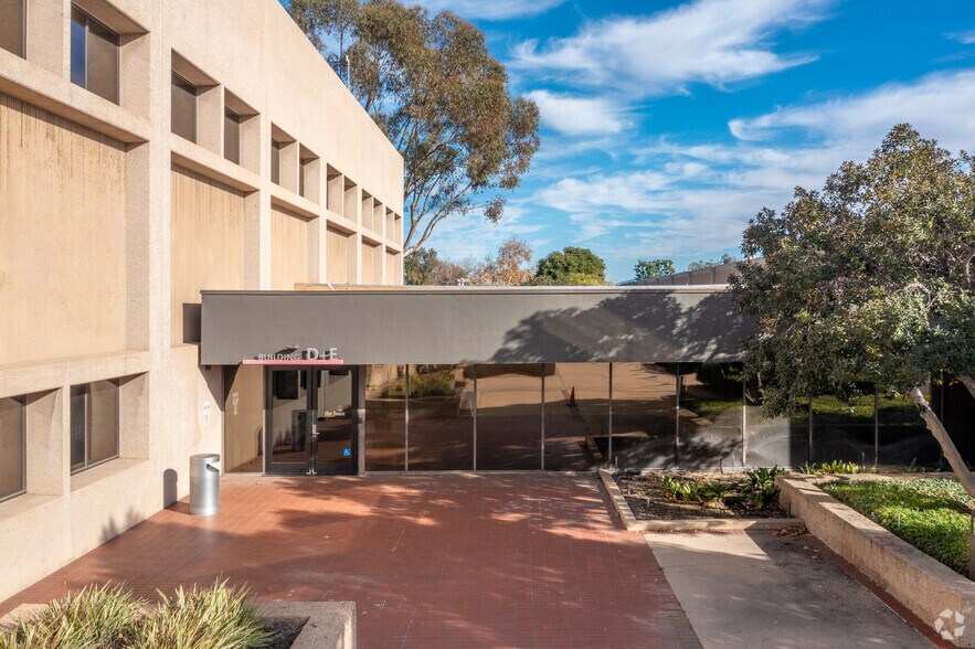 200 S Kraemer Blvd, Brea, CA à vendre - Photo du bâtiment - Image 3 de 6