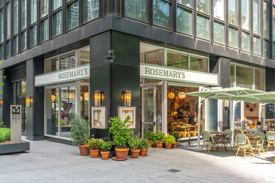 825 Third Ave, New York, NY à louer - Photo du bâtiment - Image 3 de 15