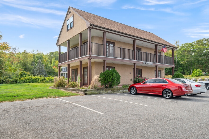 2 douglas Pike, Smithfield, RI for lease - Primary Photo - Image 1 of 45