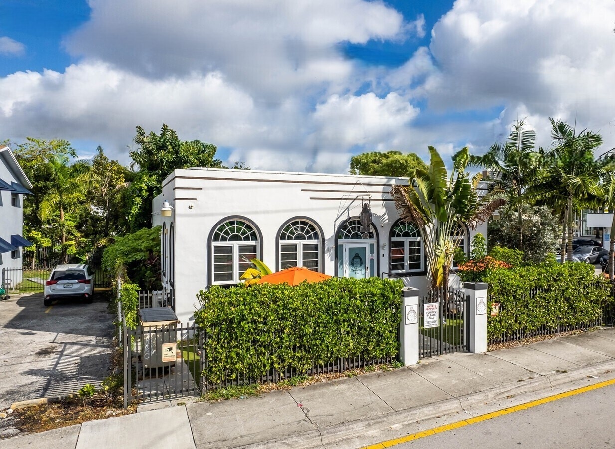 575 NE 61st St, Miami, FL for sale Primary Photo- Image 1 of 16