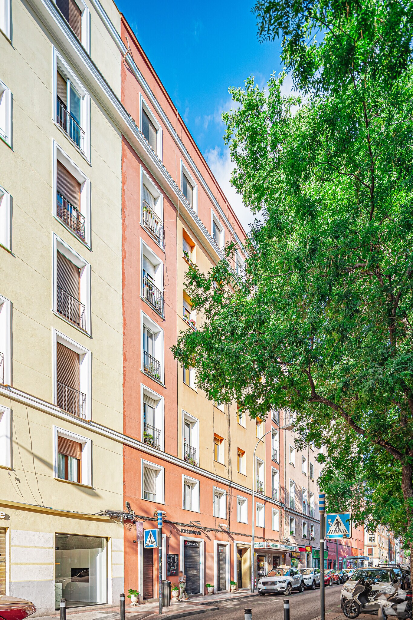 Multifamily in Madrid, Madrid for sale Primary Photo- Image 1 of 3
