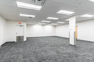 9900 18th St N, Saint Petersburg, FL for lease Interior Photo- Image 2 of 7