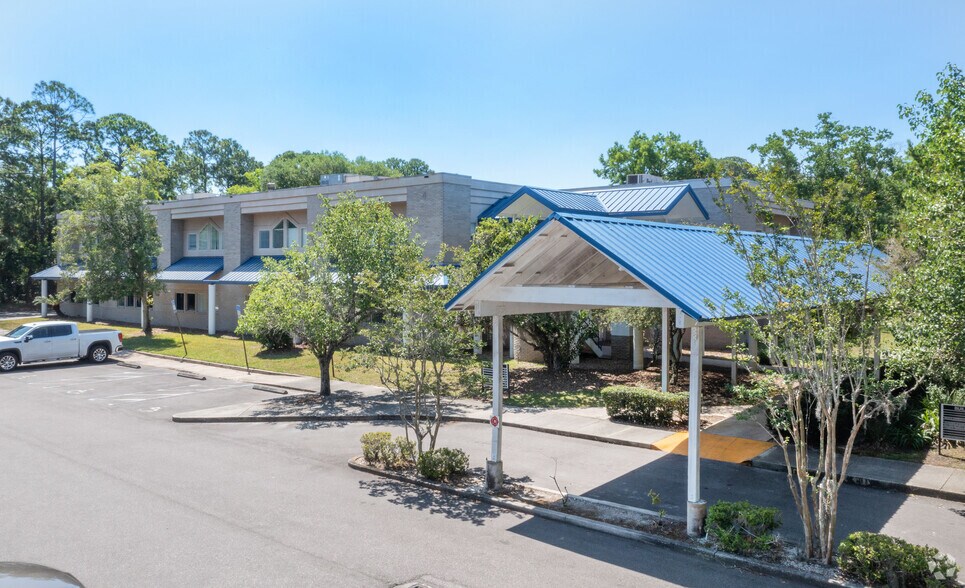 4237 Salisbury Rd, Jacksonville, FL à louer - Photo principale - Image 1 de 12