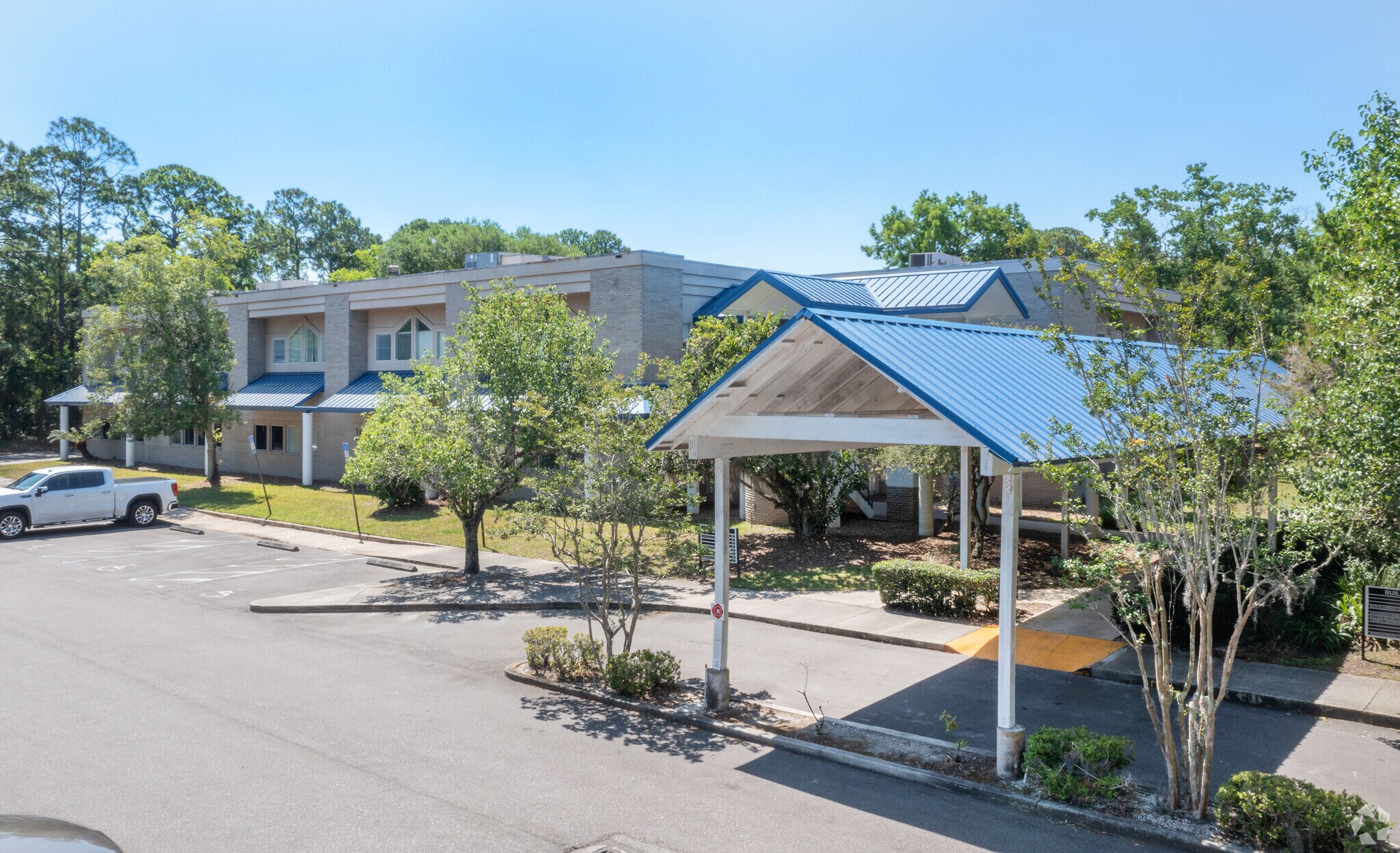 4237 Salisbury Rd, Jacksonville, FL à louer Photo principale- Image 1 de 13