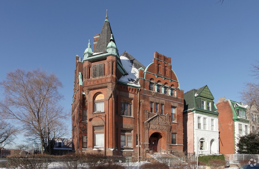 3654 S King Dr, Chicago, IL for sale - Primary Photo - Image 1 of 16