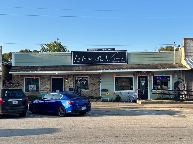 121 Main, Quinlan, TX for lease - Primary Photo - Image 2 of 10