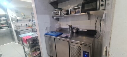 Retail in Madrid, Madrid for lease Interior Photo- Image 2 of 3