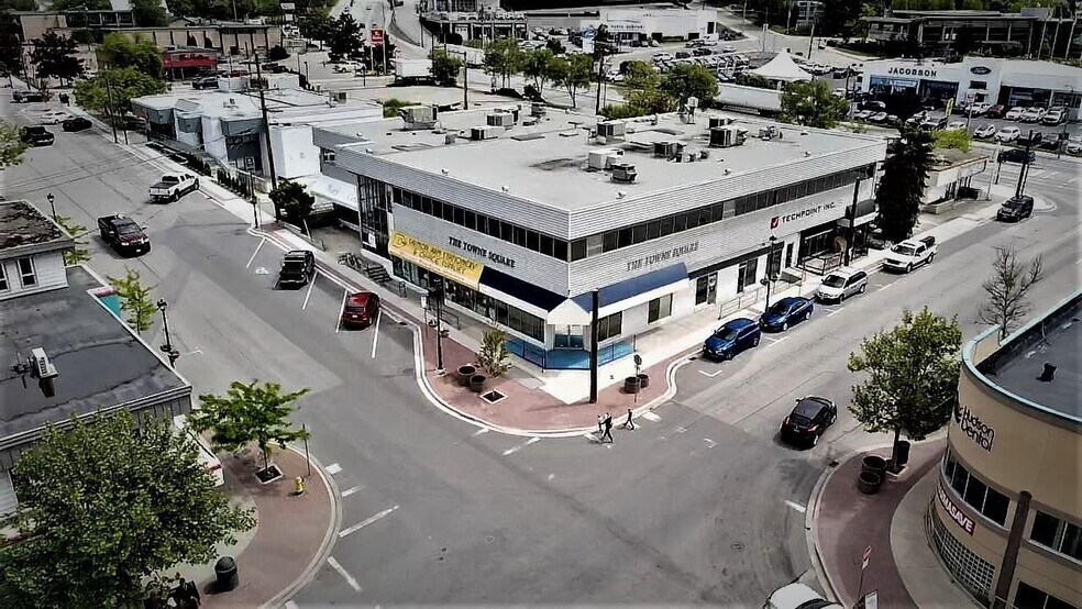 310 Hudson Ave NE, Salmon Arm, BC à vendre - Photo principale - Image 1 de 3