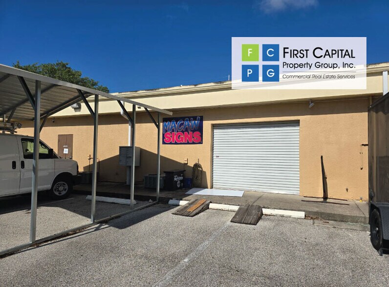 1529 Sunrise Plaza Dr, Clermont, FL à louer - Photo du bâtiment - Image 2 de 4