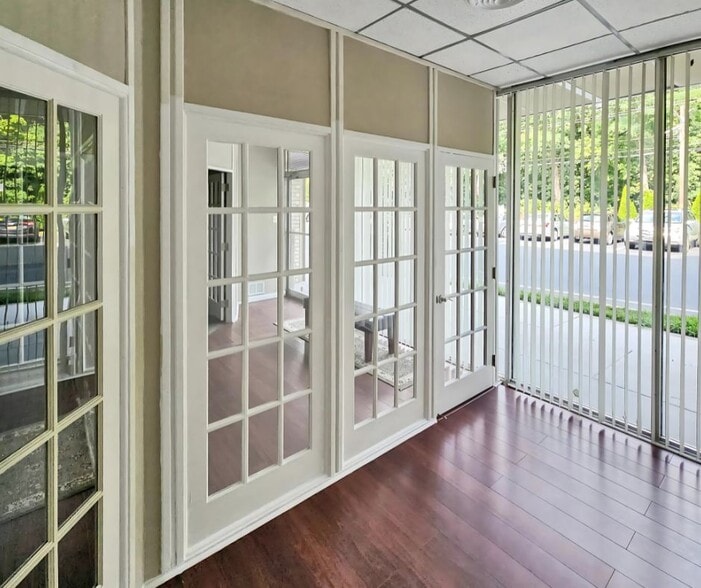 401 Cooper Landing Rd, Cherry Hill, NJ à louer - Photo du bâtiment - Image 2 de 13