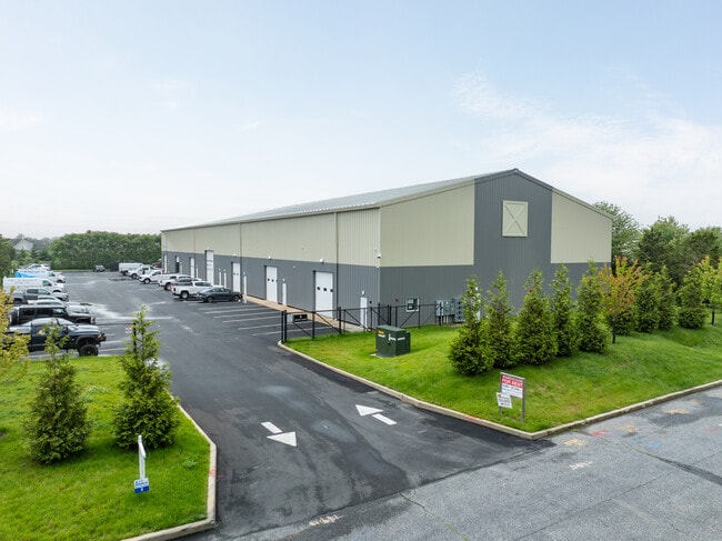 More details for 8 Leecon Ct, Southampton, NY - Industrial for Lease