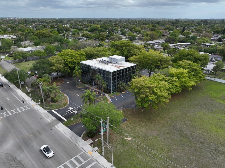 Claremedica Portfolio portefeuille de 3 propriétés à vendre sur LoopNet.ca - Photo du bâtiment - Image 3 de 22
