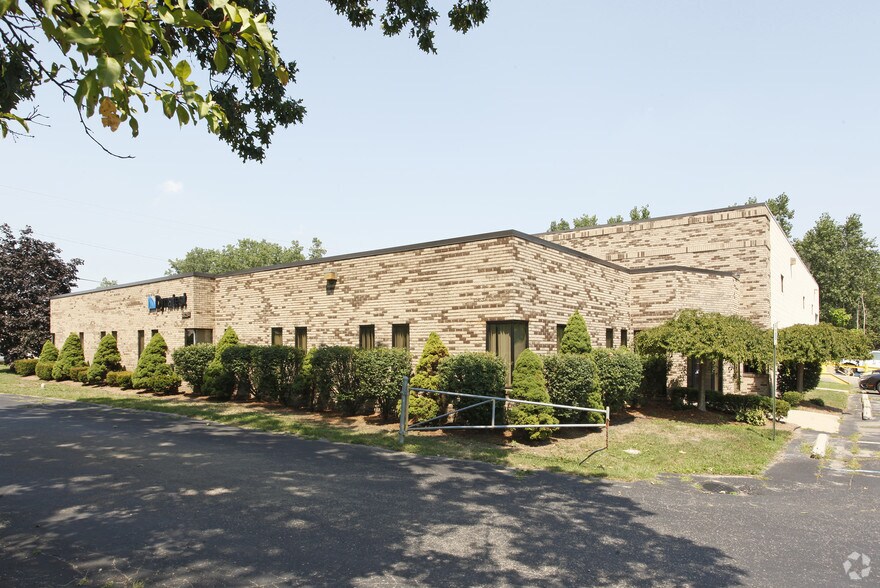 38284 Abruzzi Dr, Westland, MI à louer - Photo principale - Image 1 de 6