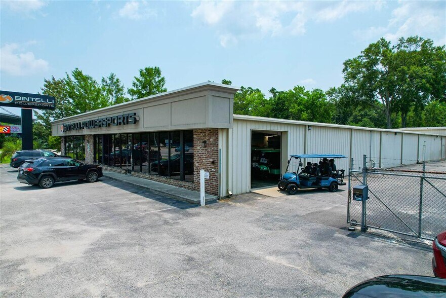 2137 Savannah Hwy, Charleston, SC à louer - Photo du bâtiment - Image 2 de 25