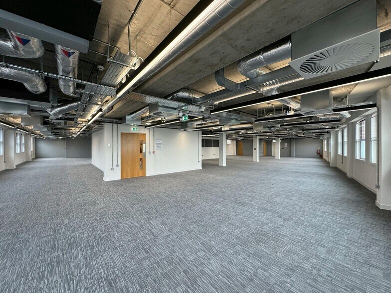 29 Grove Hill Rd, Harrow à louer - Photo du bâtiment - Image 3 de 5