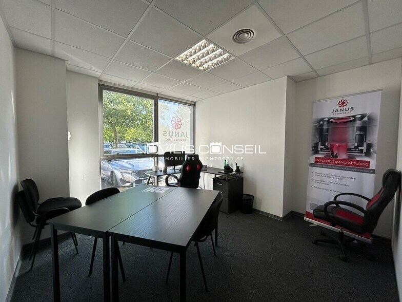 Office in Colomiers for lease - Interior Photo - Image 2 of 6