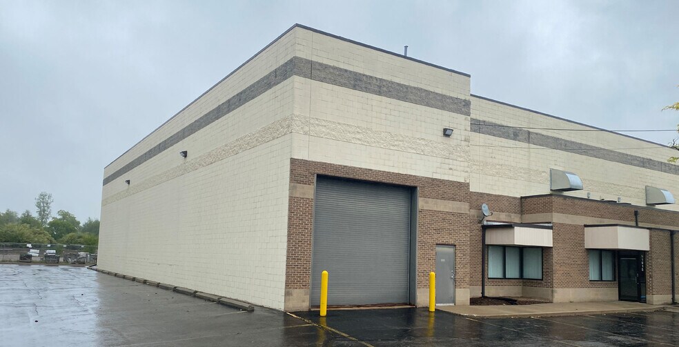 51915-51945 Gratiot Ave, Chesterfield, MI à louer - Photo du bâtiment - Image 1 de 2