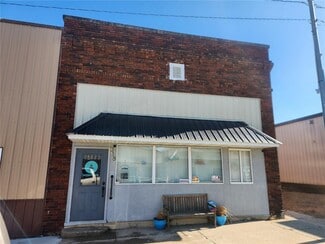 Plus de détails pour 318 Locust St NE, Blairstown, IA - Flex à vendre