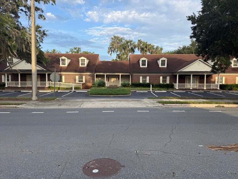 500 NE 8th Ave, Ocala, FL à vendre - Photo du bâtiment - Image 2 de 14