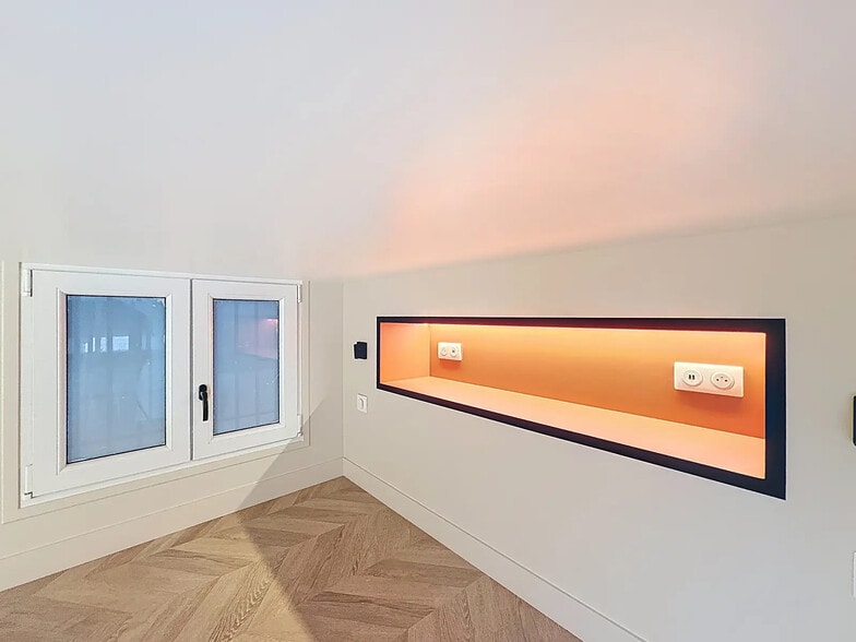 Immeuble residentiel dans Paris à vendre - Photo intérieure - Image 2 de 29