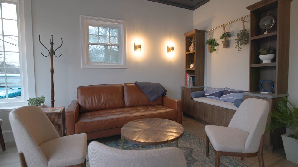 14 Main St, Southborough, MA à vendre - Vidéo sur l’inscription commerciale - Image 2 de 10