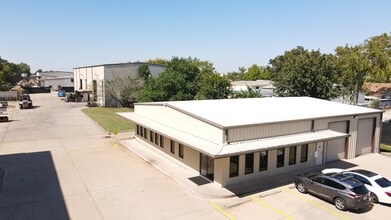 6815 Signat Dr, Houston, TX for lease Interior Photo- Image 2 of 10