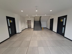 10 Laporte Way, Luton for lease Interior Photo- Image 2 of 3