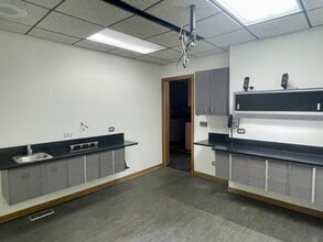 5145 Washington St, Downers Grove, IL for lease Interior Photo- Image 2 of 3