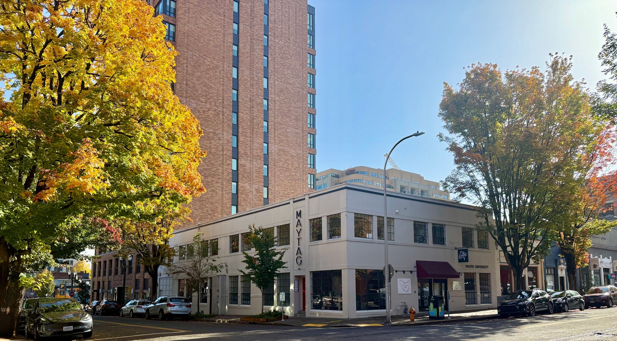 1120-1136 NW Hoyt St, Portland, OR for lease Primary Photo- Image 1 of 11