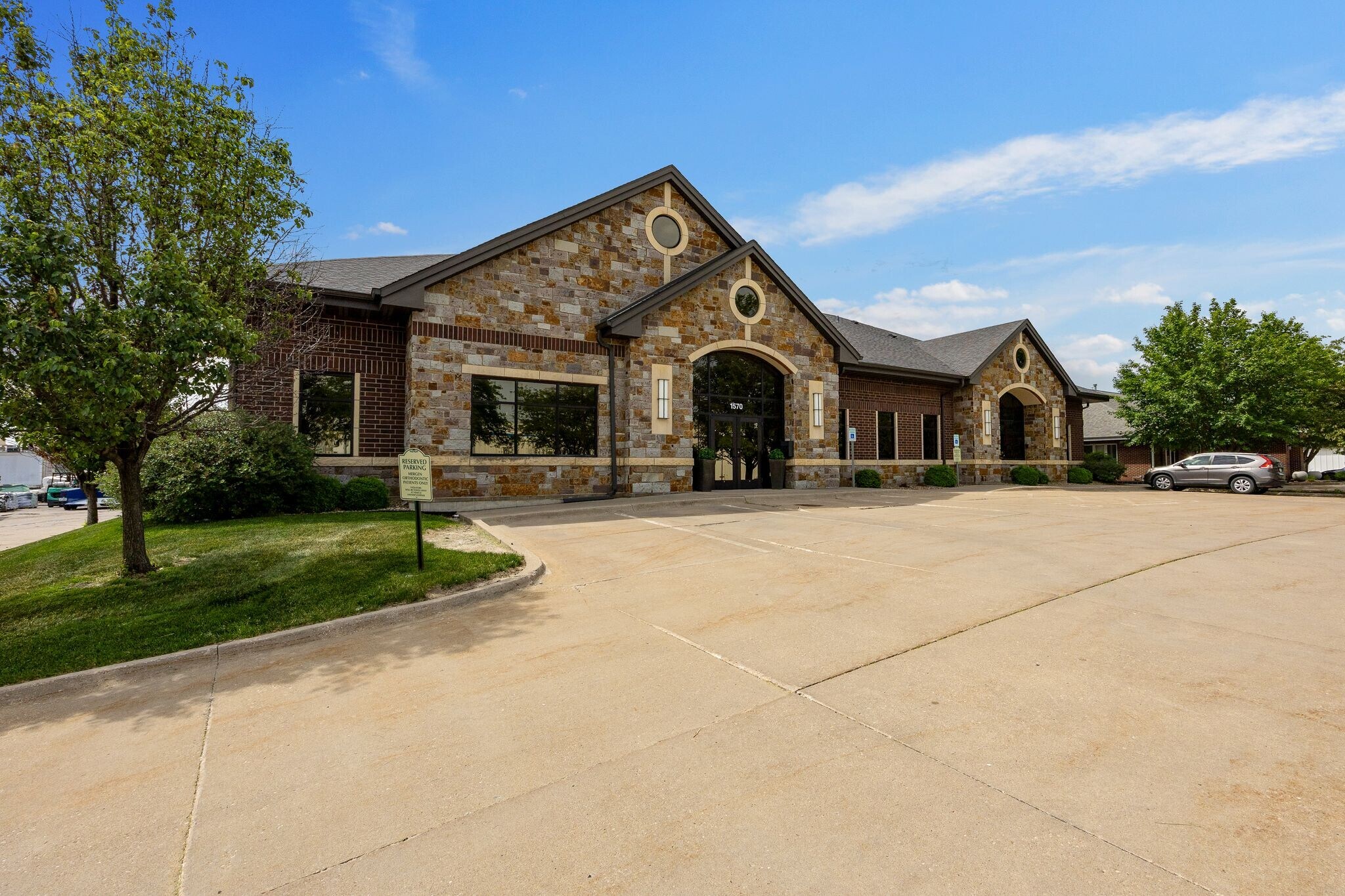 1570 Mall Dr, Iowa City, IA à louer Photo principale- Image 1 de 9