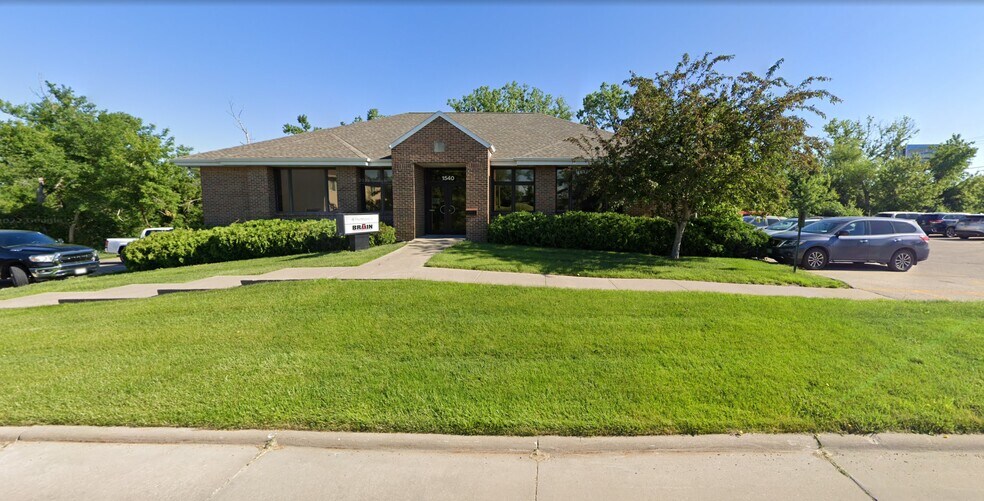 1540 Midland Ct NE, Cedar Rapids, IA à louer - Photo du bâtiment - Image 1 de 8