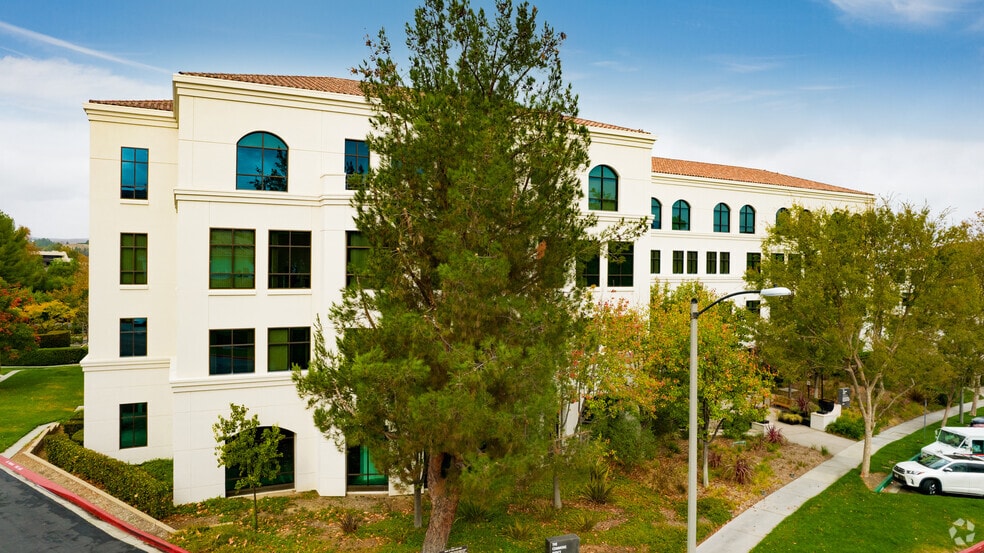 24025 Park Sorrento, Calabasas, CA for lease - Primary Photo - Image 1 of 12